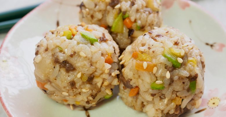 【食譜】超簡單剩飯料理!寶寶超愛日式烤飯糰