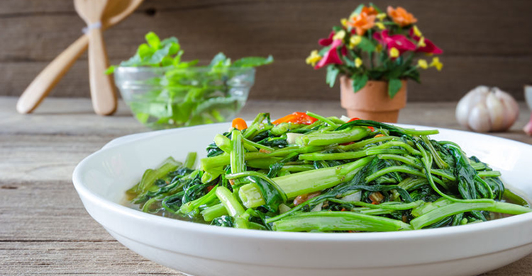 空心菜躲水蛭,料理後還是活跳跳?