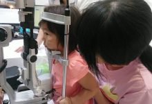 小孩也應該去看眼科，評估眼睛視力的發展喔！