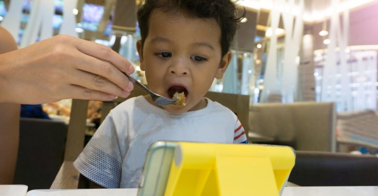 研究發現：兒童愛用智慧型產品，大腦皮層有過早變薄的跡象