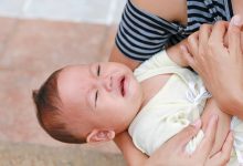 孩子哭啞媽媽耗盡體力，如何用正向方式看待高需求寶寶？