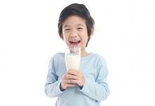 孩子常感冒生病很難好？喝對鮮乳打造好體質，補充乳鐵蛋白增強免疫力！