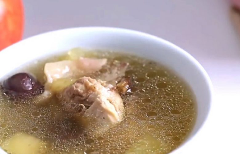 蘋果雞湯：一個動作讓雞湯清甜不膩口！