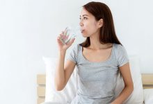 喝太多水真會出事！哪些人該留意容易水中毒？