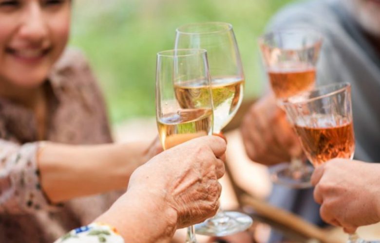 少量飲酒有益心臟？當心！喝酒與5大癌症關係密切