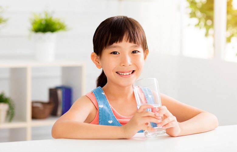 常喝水的孩子更聰明，但怎麼喝水才正確？水放超過24小時不要喝！