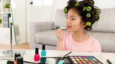 小女孩太早接觸彩妝用品恐性早熟，增加乳腺癌和卵巢癌的風險
