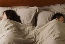 「分房睡」夫妻變得像陌生人？專家：應釐清婚姻的五個性迷思